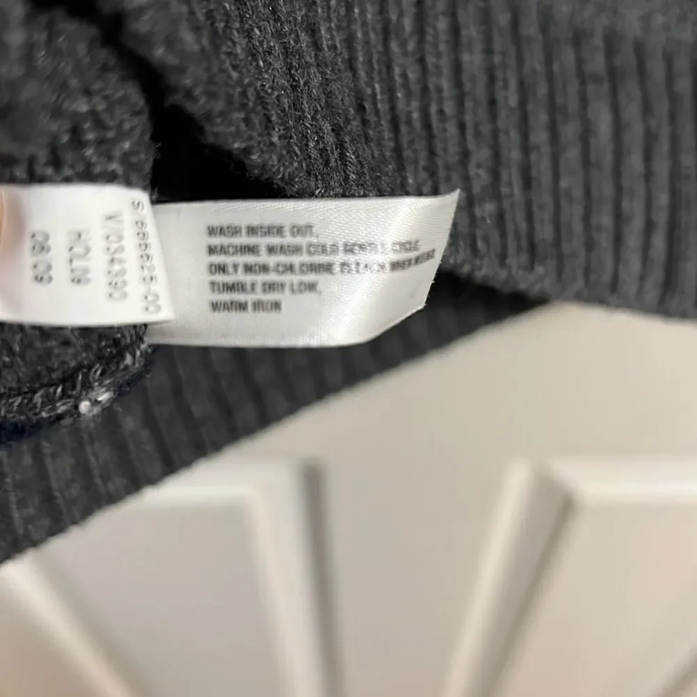 GapKids size 10 youth boys gray sweater with blue/red argyle.
